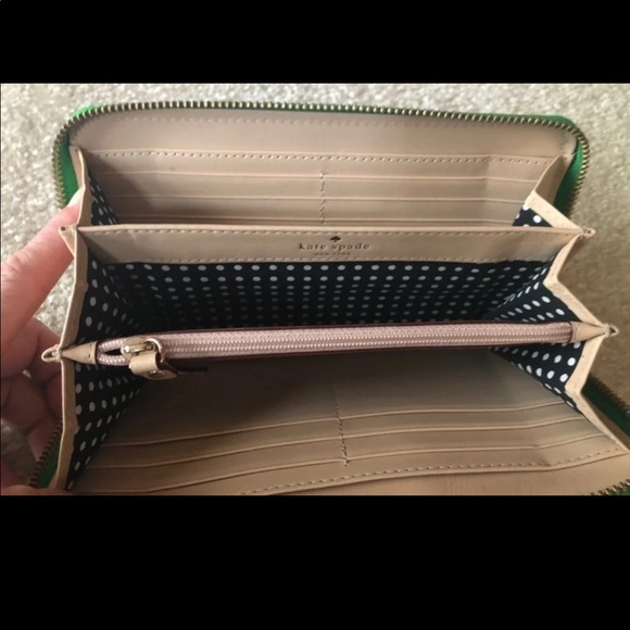 Kate Spade Patent green tote wallet - Picture 11 of 12